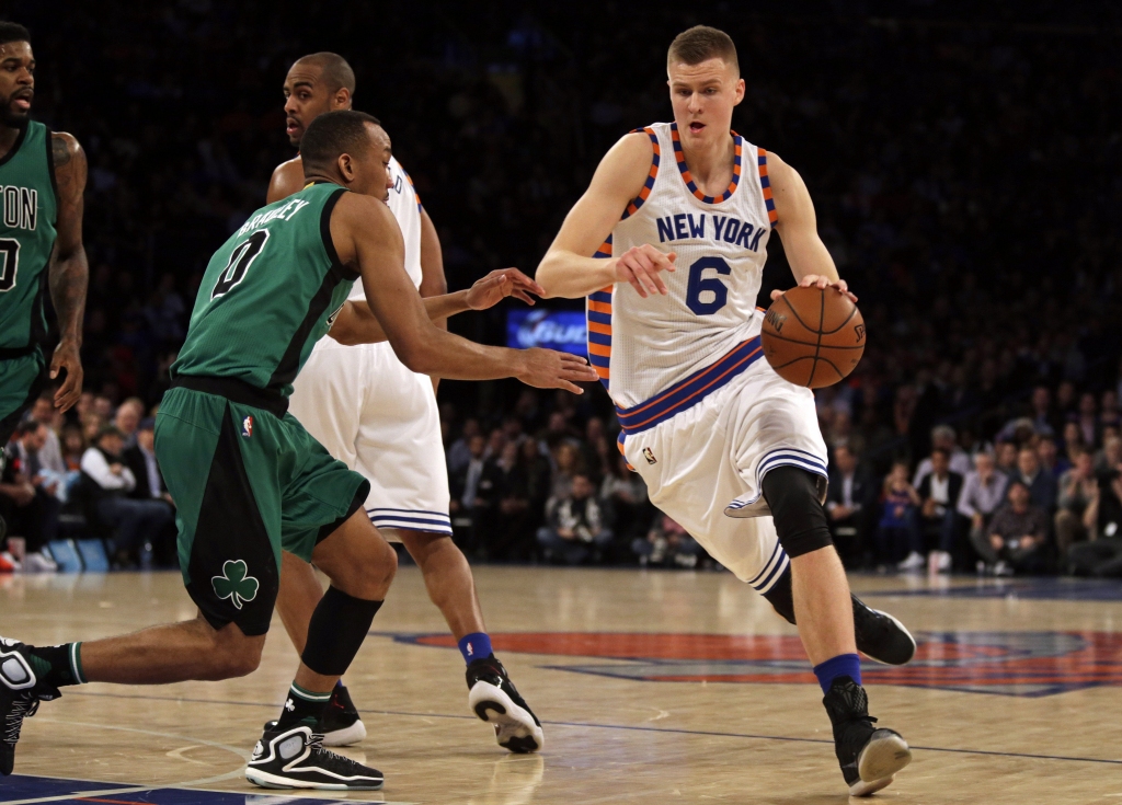 VIDEO, FOTO: Porziņģim satriecoša pirmā ceturtdaļa, Knicks tiek pie 20. uzvaras sezonā