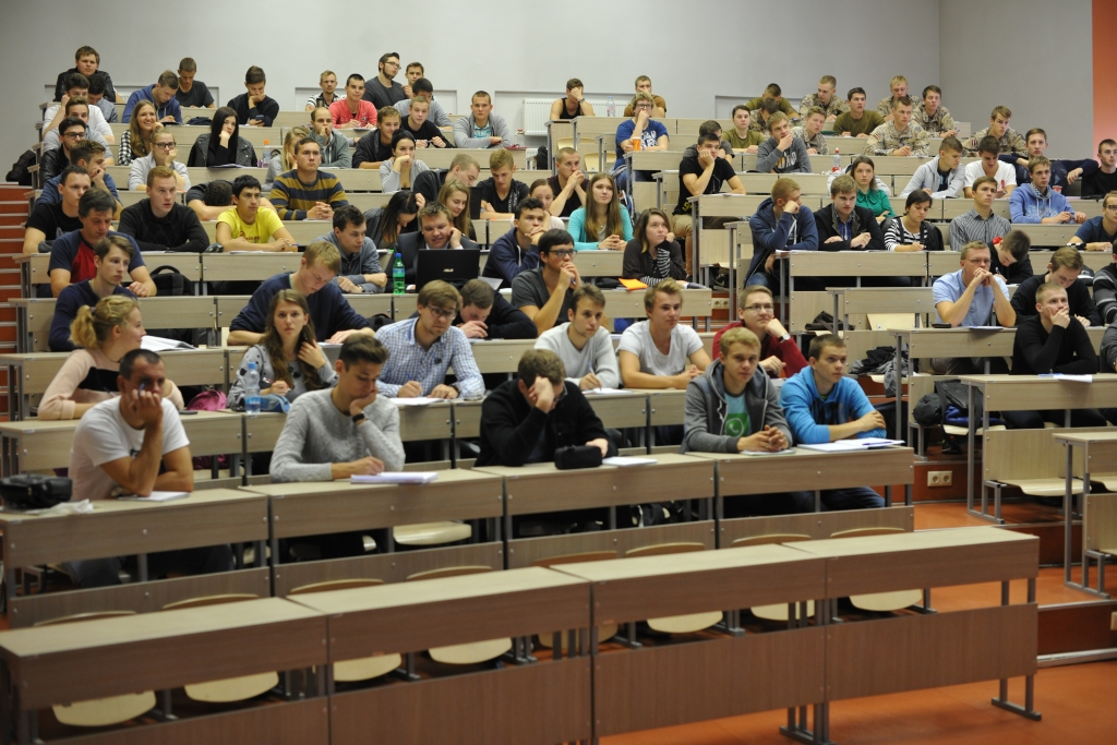 Ārvalstu studenti ceļ studiju kvalitāti