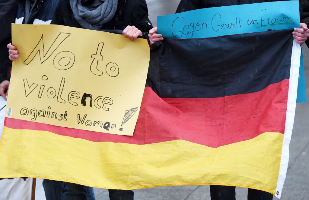 Vācijā veikts pirmais arests apsūdzībās par seksuāliem uzbrukumiem Ķelnē