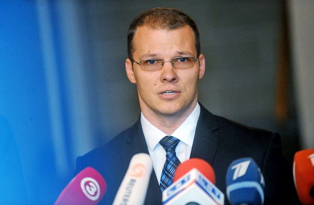 Dzintars: Nozarēm nav jācieš politiķu neveiksmēs