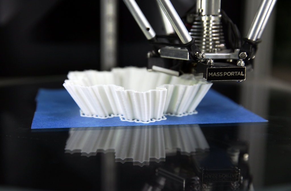 Papildināta - FOTO: Atklāj Baltijā lielāko 3D printēšanas tehnoloģiju centru