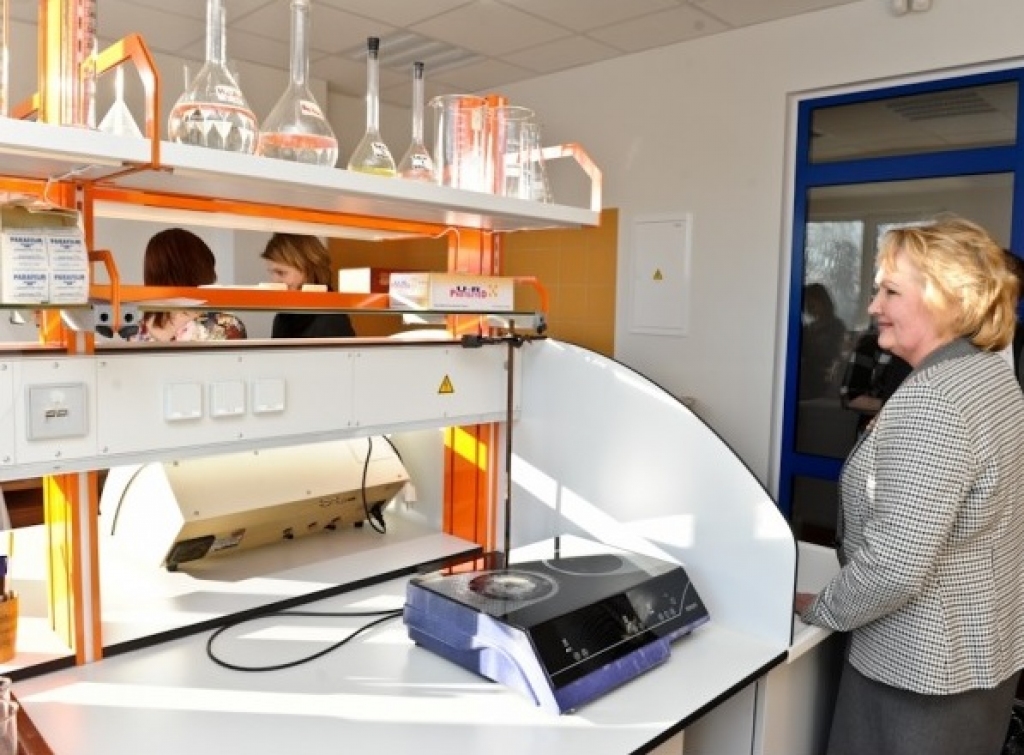 FOTO: Atklāj Agronomisko analīžu laboratorijas jaunās telpas