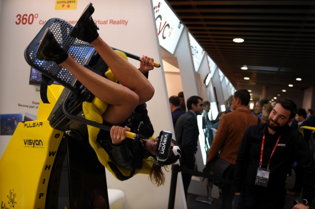 FOTO: Mobile World Congress demonstrē jaunākos tehnoloģiju sasniegumus