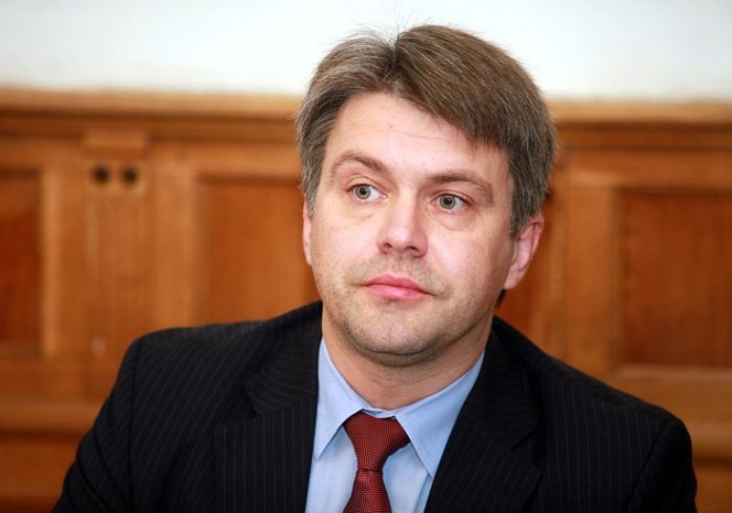 Saeima tiesībsarga amatā apstiprina Jansonu