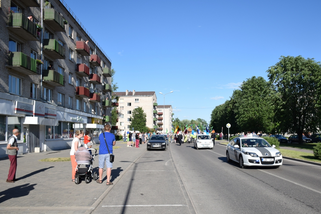 Foto: svētku gājiens Aizkrauklē