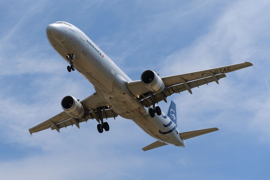 Sākoties Eiropas čempionātam, streiku sāk Air France piloti