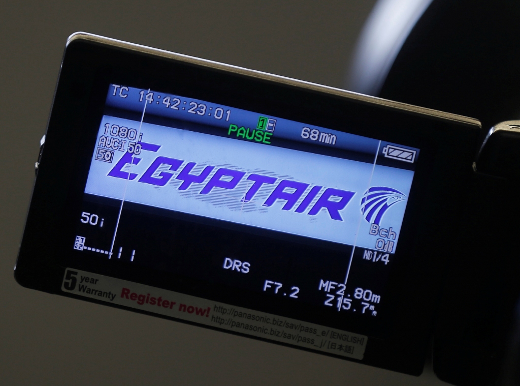 Vidusjūrā atrasti EgyptAir lidmašīnas fizelāžas fragmenti