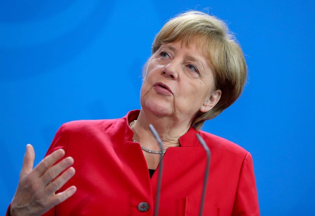 Merkele aicina britu politiķus atturēties no radikāliem izteikumiem
