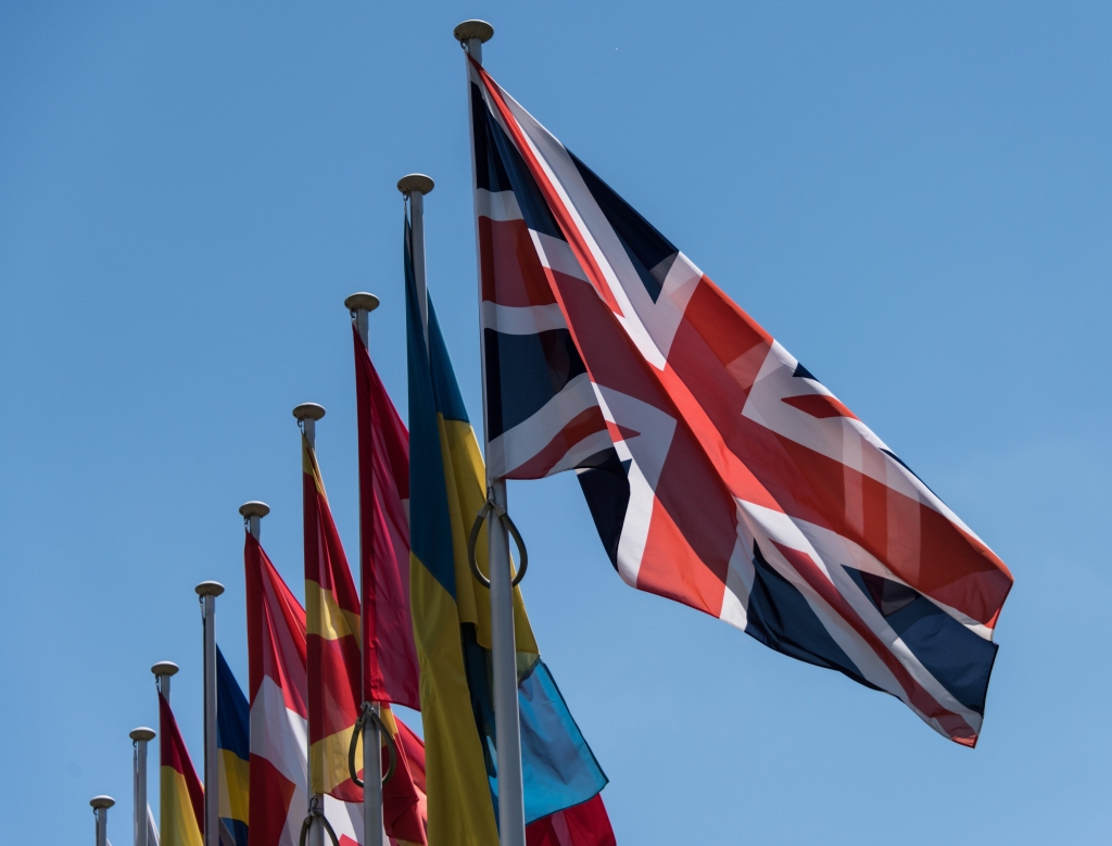 Briti šodien lemj - palikt ES vai izstāties