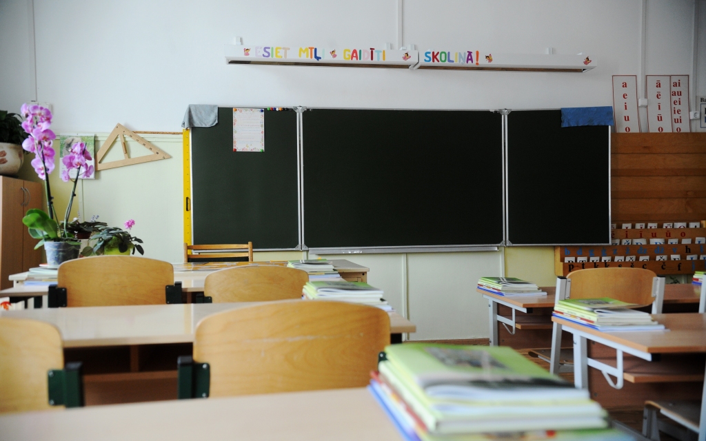 Mudinot pašvaldības sakārtot skolu tīklu, IZM piedāvā ieviest dažādus koeficientus atbilstoši skolēnu skaitam