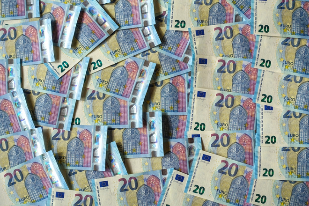 Viedoklis: VID vadītājam vajadzētu pelnīt vismaz 5800 eiro mēnesī
