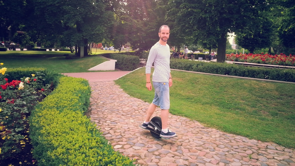 Sākam biznesu: Liepājā radīts elektrodēlis Landboard City