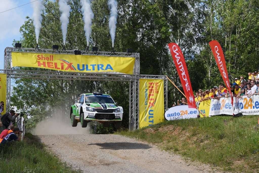 Rallija braucējs Sirmacis izcīna dramatisku uzvaru ERČ posmā Igaunijā