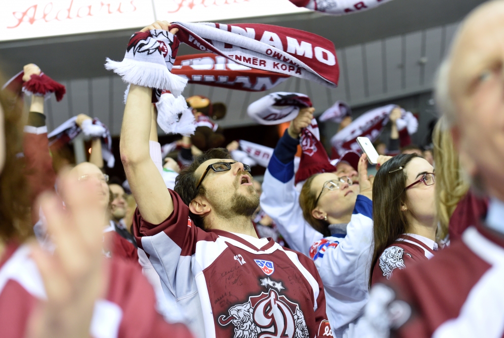Rīgas Dinamo Ņižņijnovgorodā uzvar spēcīgo Kazaņas Ak Bars