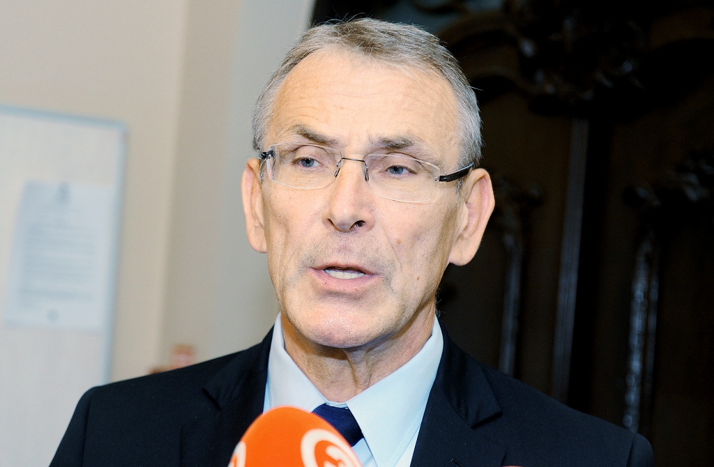Koļegova neietekmēšoties