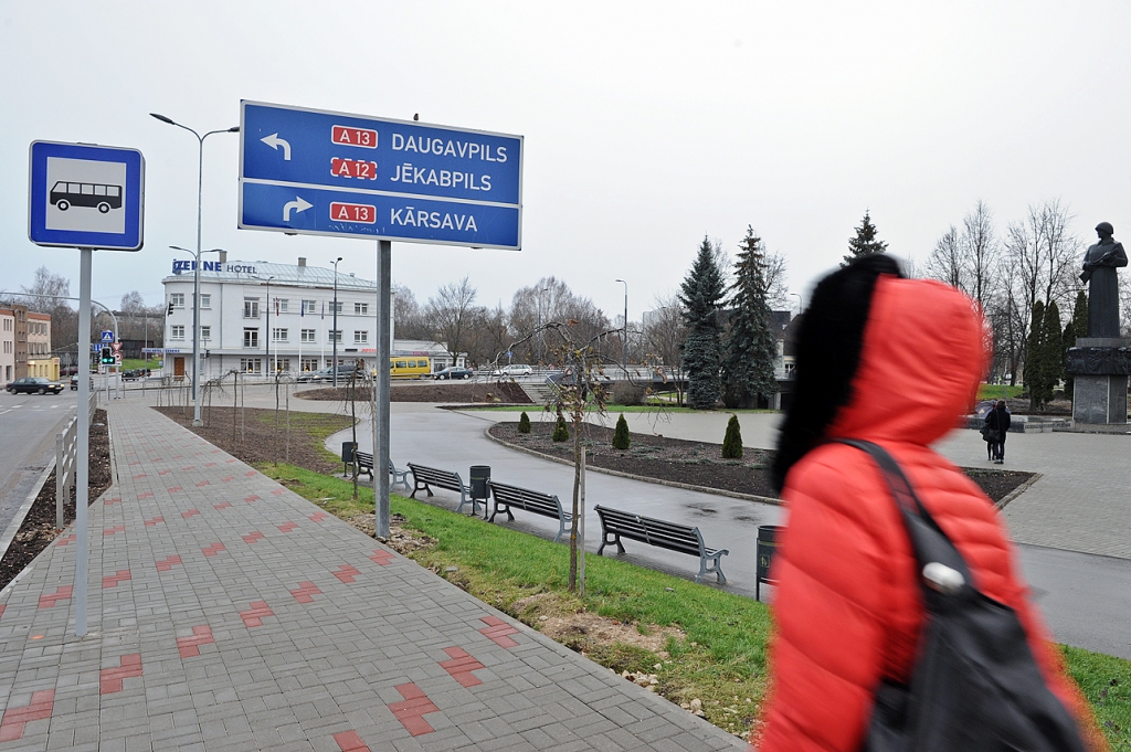 Desmitiem kilometru ceļā, lai būtu darbs
