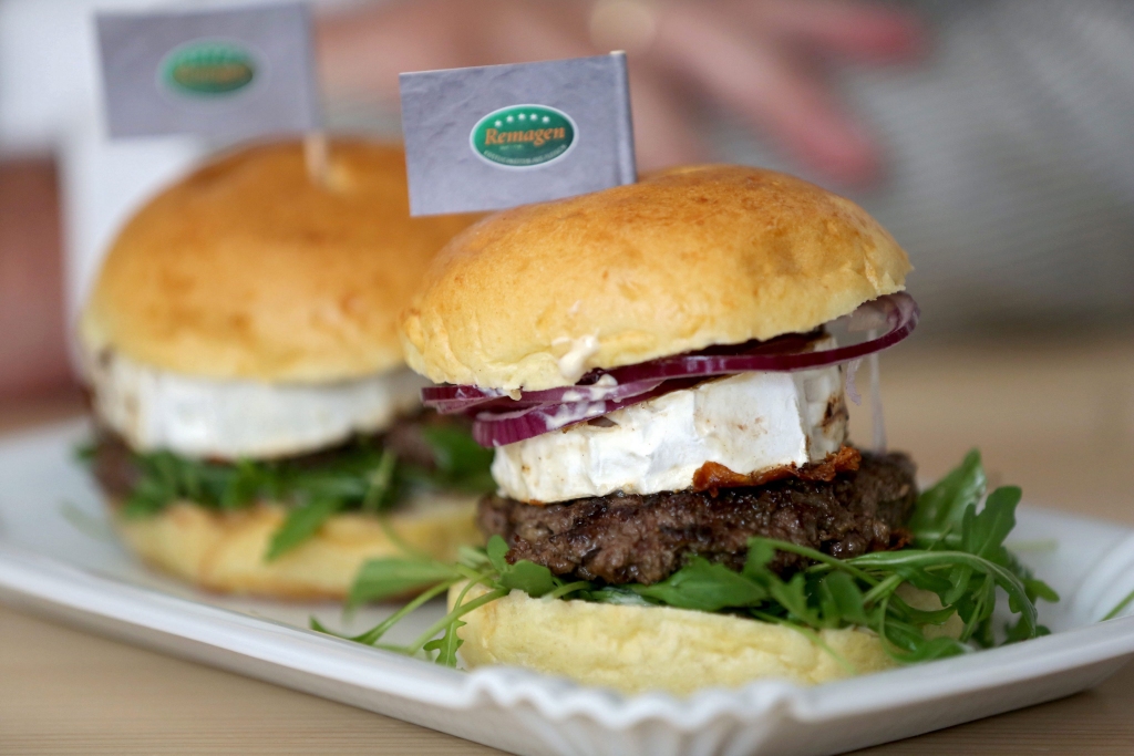 Laikraksts: Burgeru bizness Latvijā vēl nav pārēdies