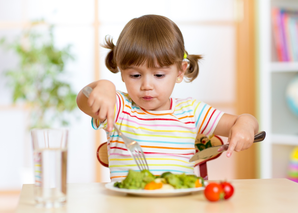 Mīti un patiesība par mazu bērnu uzturu