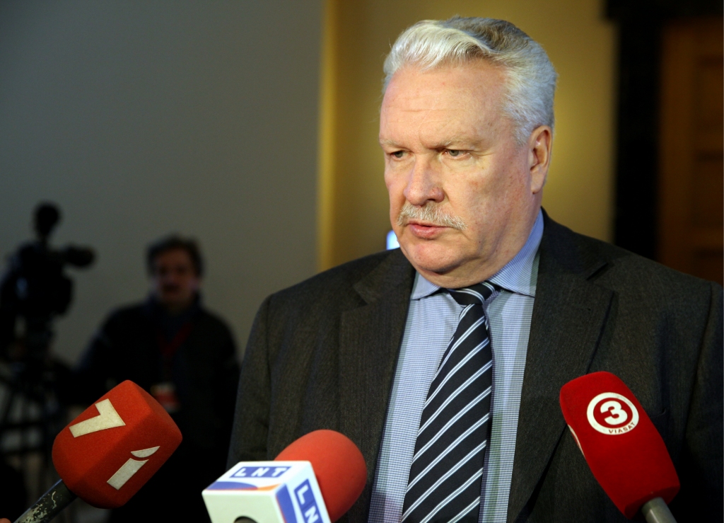 Dūklavam apnicis "atbildēt uz muļķīgiem jautājumiem par vizīti Lietuvā"