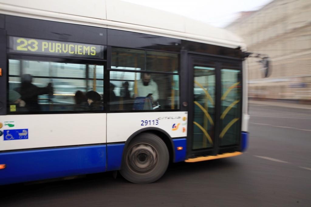 Uz pozitīvas nots 