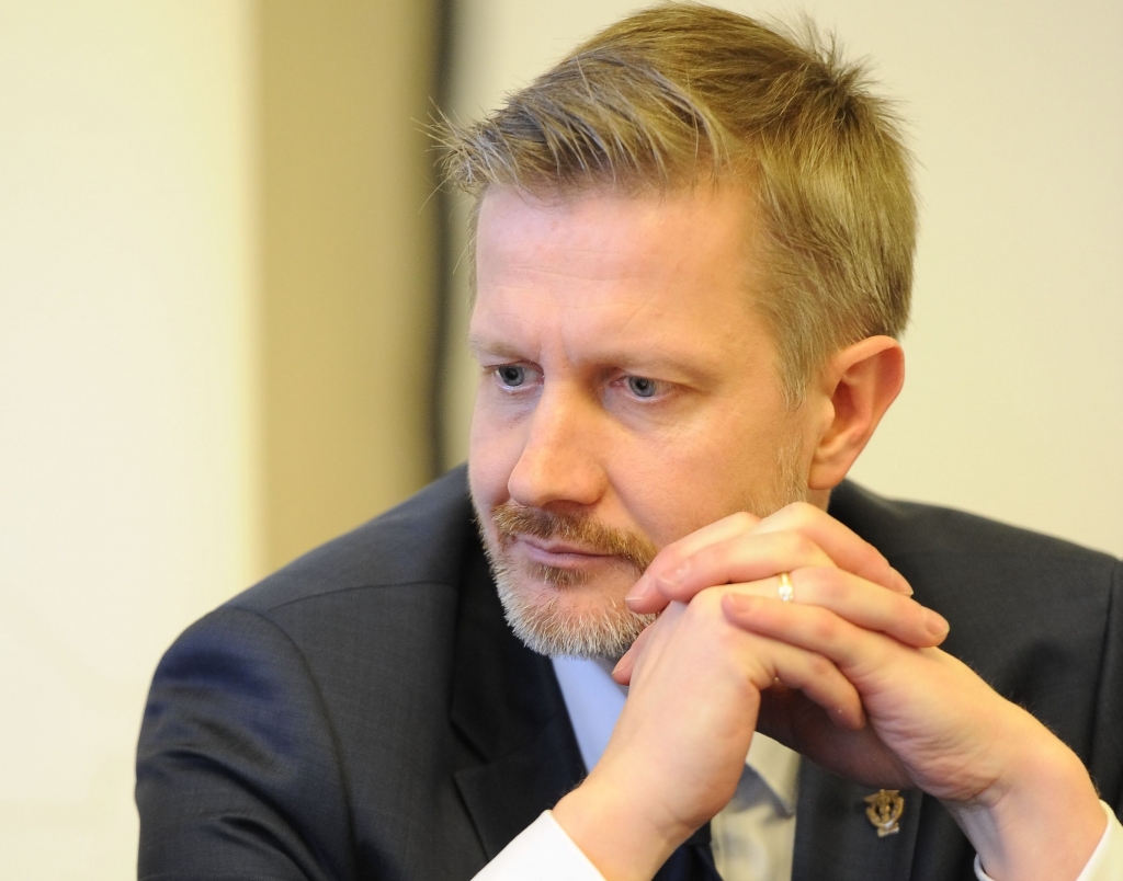 Notāru klātbūtnei darījumos nav zaļās gaismas 