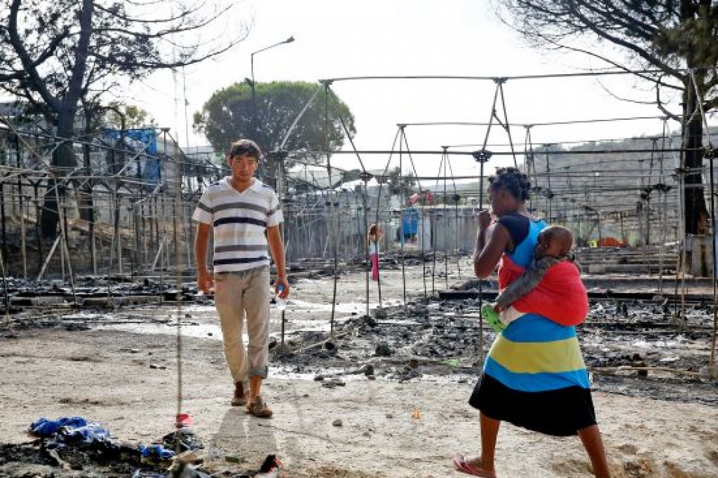 Grieķi lūdz ES atbalstu migrantu krīzes risināšanā