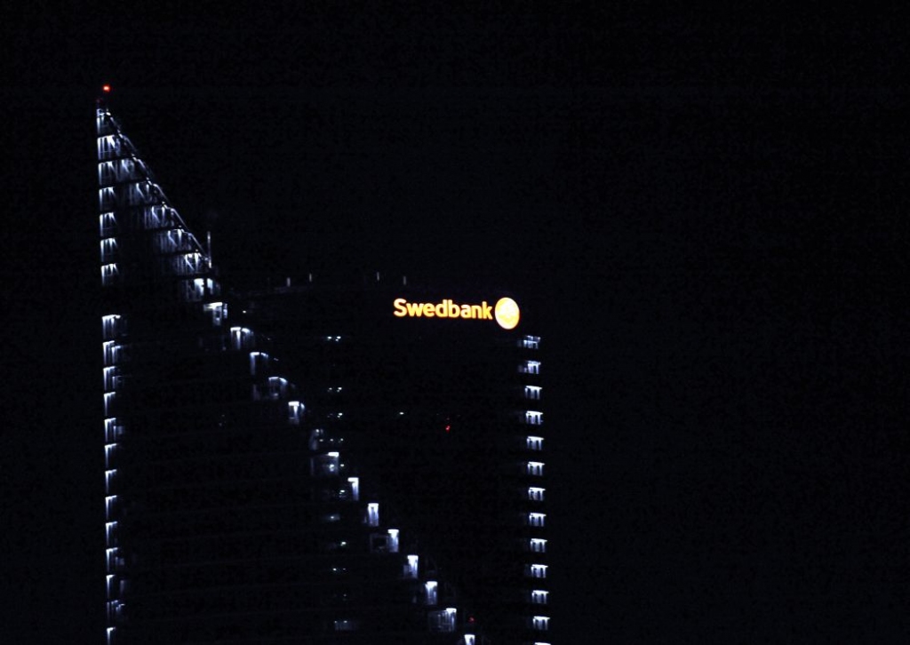 Swedbank piemēro 1,4 miljonu eiro soda naudu