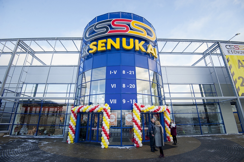 Lucavsalā atklāj jaunu iepirkšanās centru K Senukai