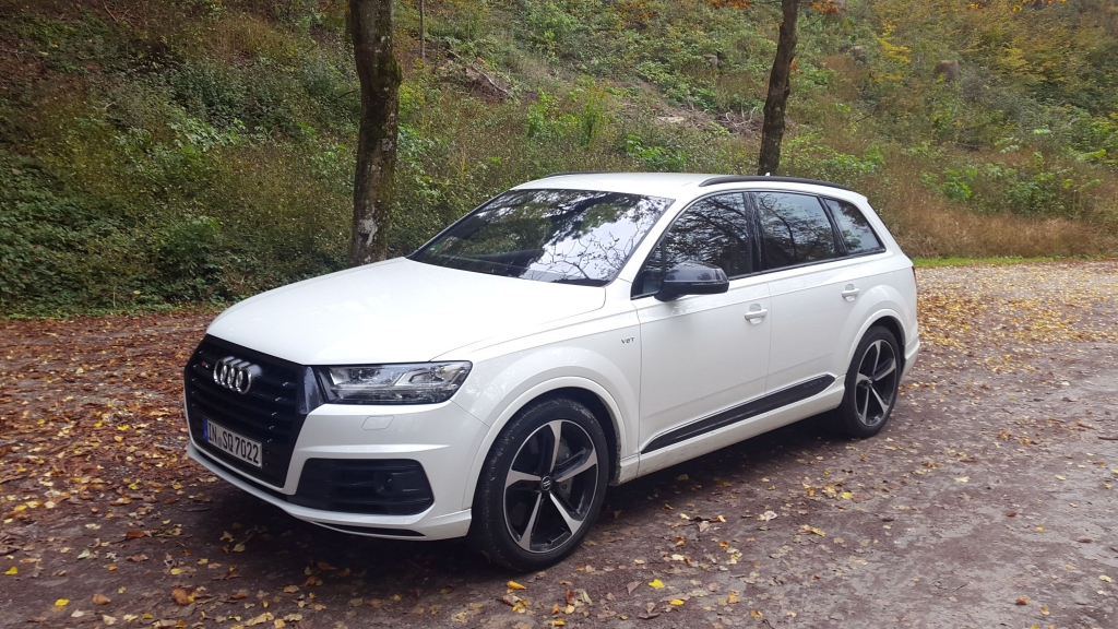 Ar tādu motoru un transmisijas klātbūtni neviens Audi sērijveida modelis nav vēl dižojies