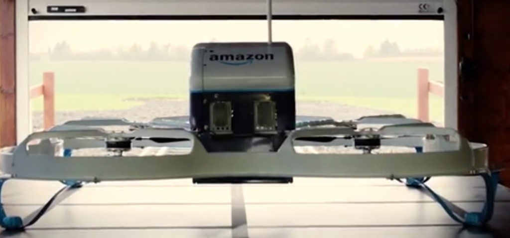 Amazon veicis pirmo preču piegādi ar dronu
