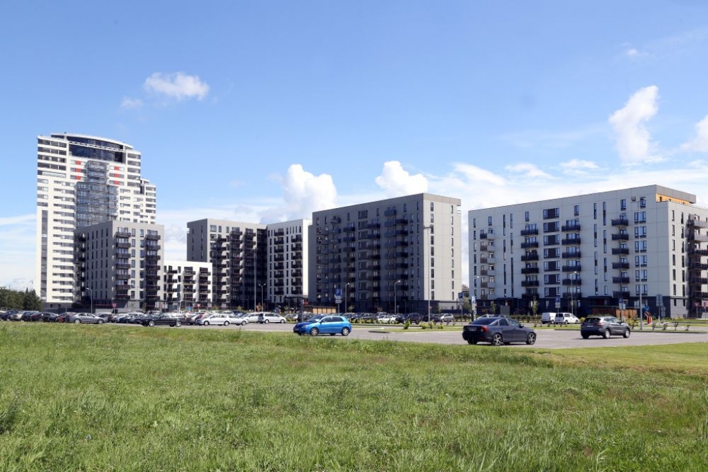 Lai iegādātos mājokli Rīgā, nauda pirmajai iemaksai jākrāj 25 mēnešus