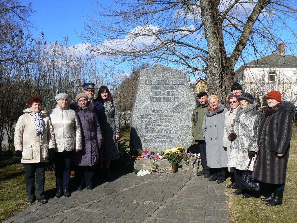 Saruna ar Latvijas laukakmeni