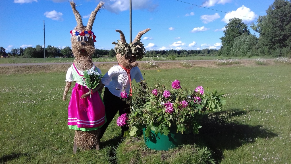 Koknesē viesus sagaida Līgosvētku zaķi
