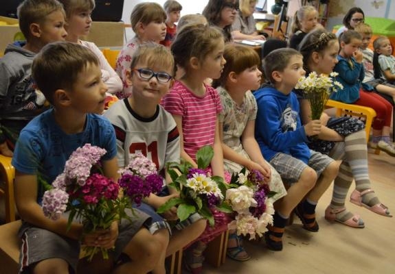 Pļaviņu bērni tiekas ar Lupatiņu mammu