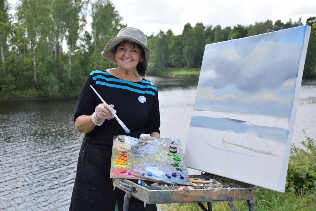 Mākslinieki glezno Pļaviņas