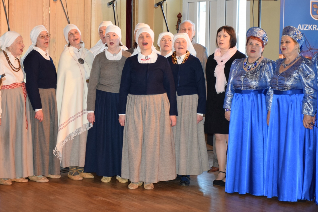 Aizkrauklē norisinās festivāls “Latvijas goda aplis”