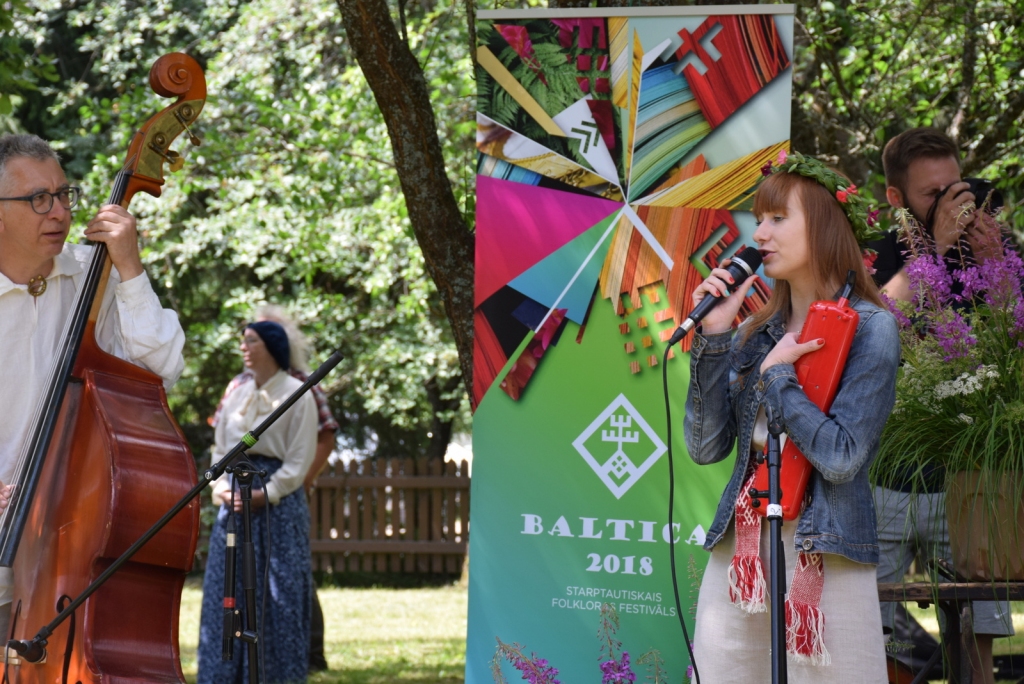 Aizkraukles “Kalna Ziedos” ieskandina folkloras festivāla “Baltica” novadu dienu