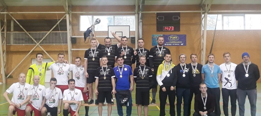Kausu pēc gada pārtraukuma izcīna mājinieki