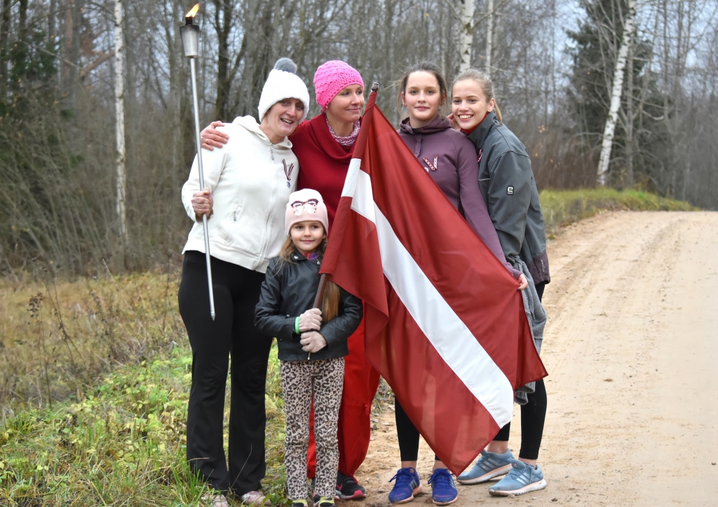 Lāpu skrējienā Jaunjelgavas novadā godina kritušo piemiņu