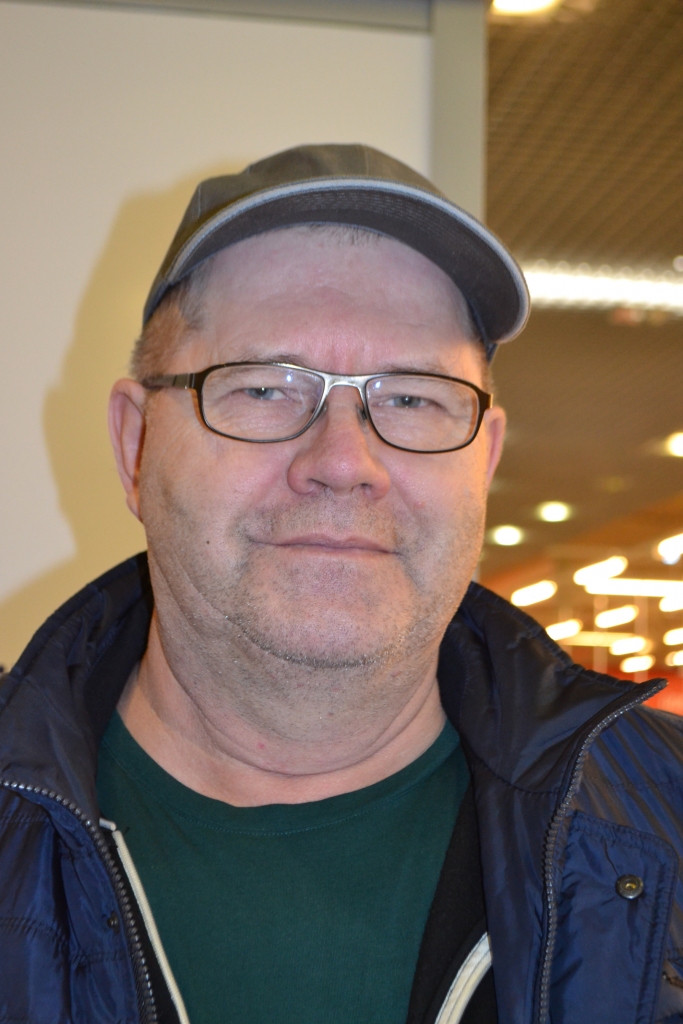 — Cik daudz naudas atvēlēsiet Ziemassvētku dāvanām?