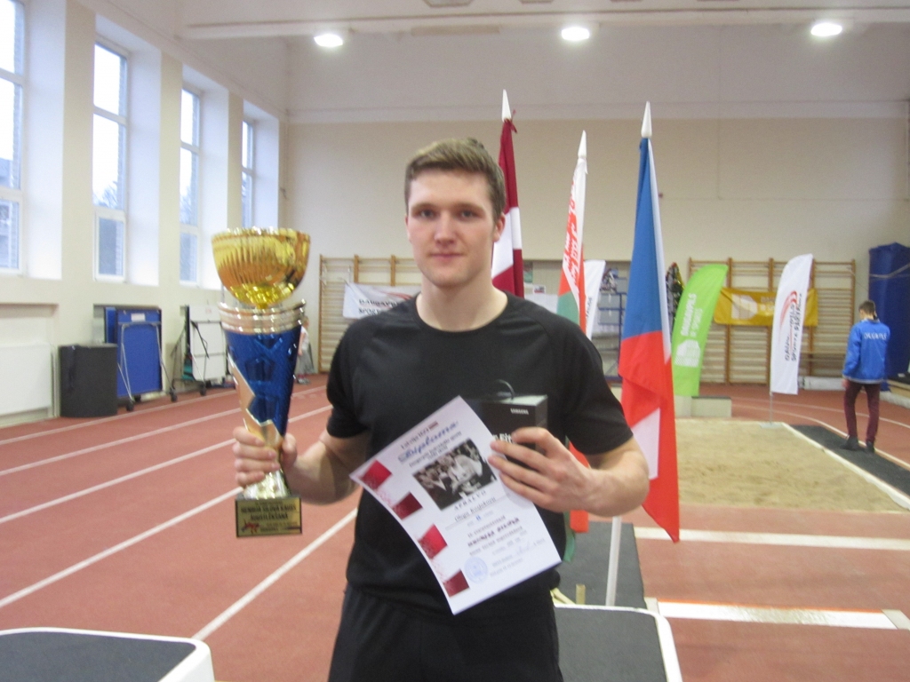 Augstlēcējiem panākumi Daugavpilī