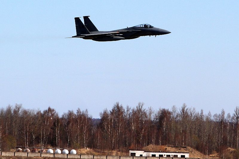 NATO Baltijas valstu gaisa telpas patrulēšanas misijas vadību pārņem Polija