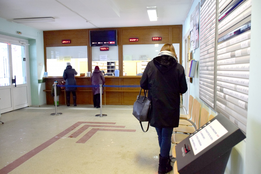 Plāno rosināt līdz jūnijam atlikt veselības pakalpojumu dalīšanu divos grozos