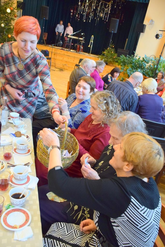 Kurmenes seniori ielūdz novadniekus uz balli