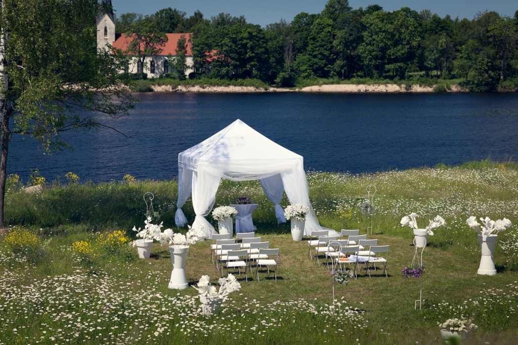 Vēlas skaistas un svinīgas ceremonijas