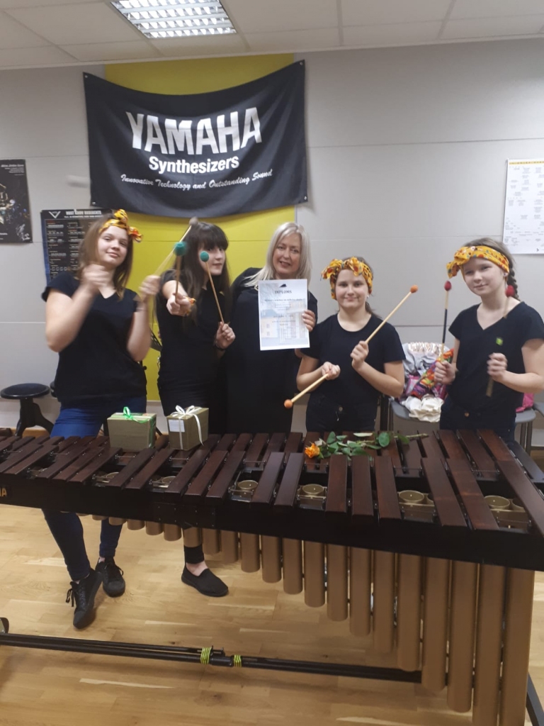 Kaldina panākumus mūzikā