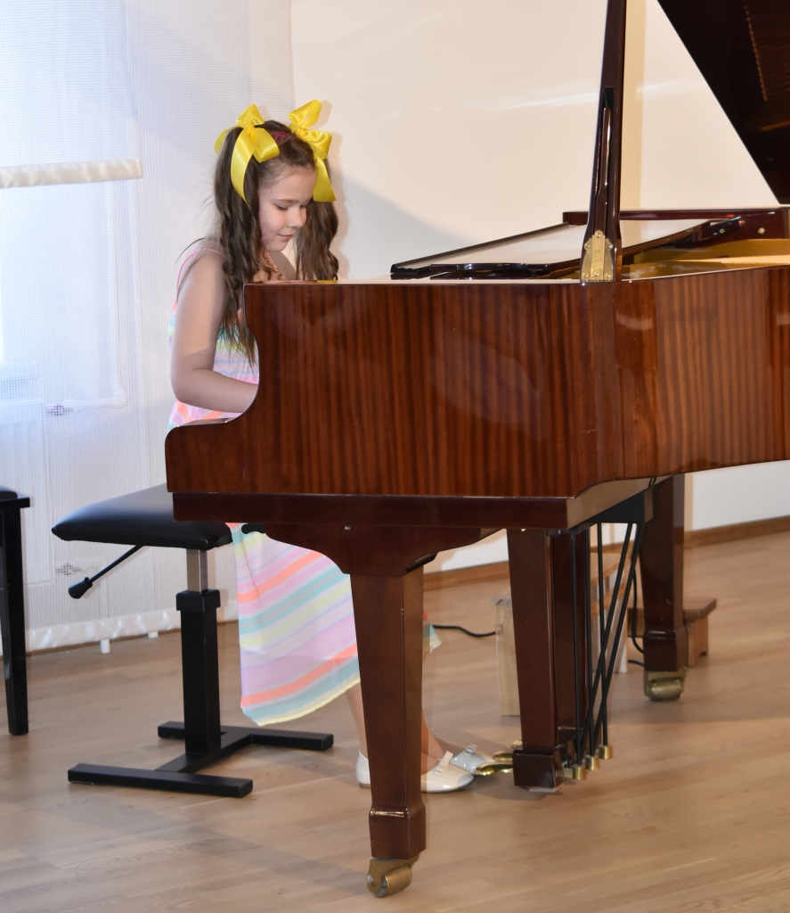 Pianistu festivālā aizved pasaku valstībā