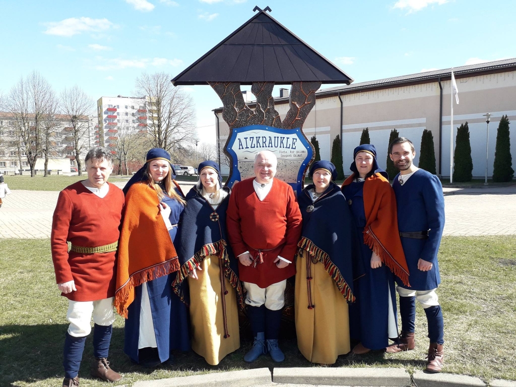 Folkloras kopai “Karikste” jauni tērpi