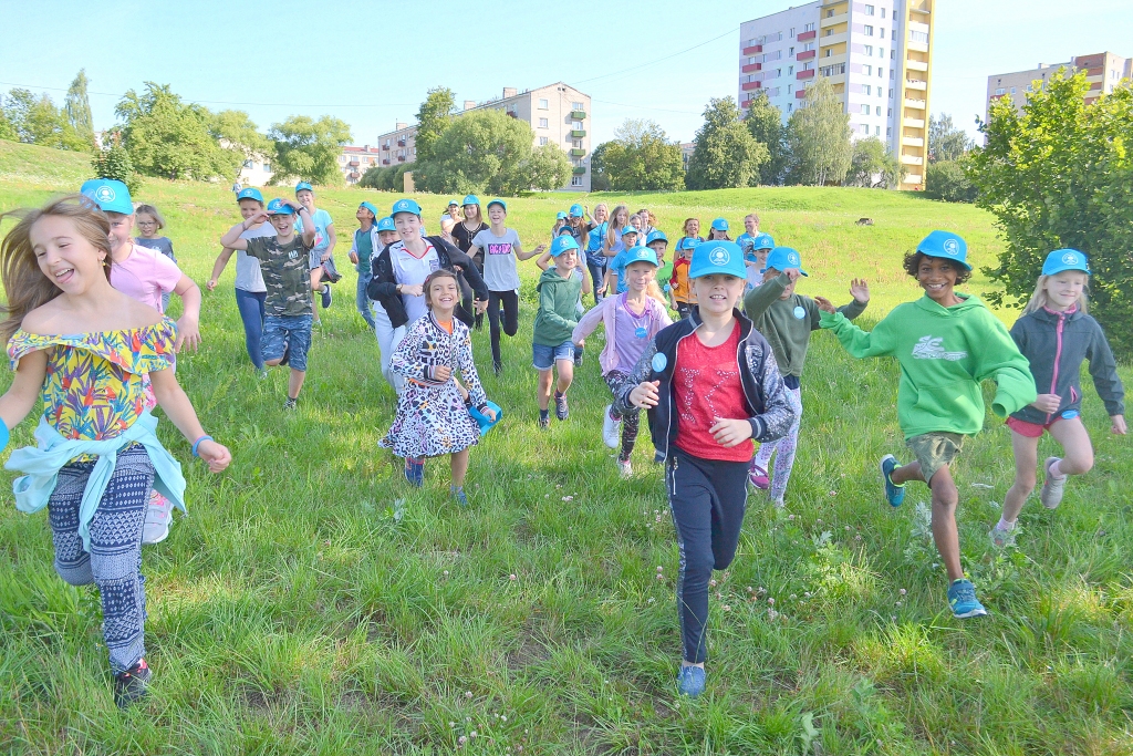 Iepazīst vecāku dzimteni