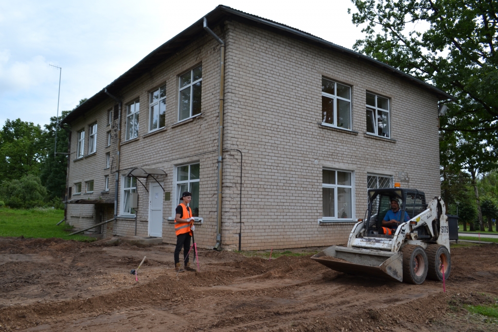 Elektroauto uzlāde būs iespējama arī Neretā